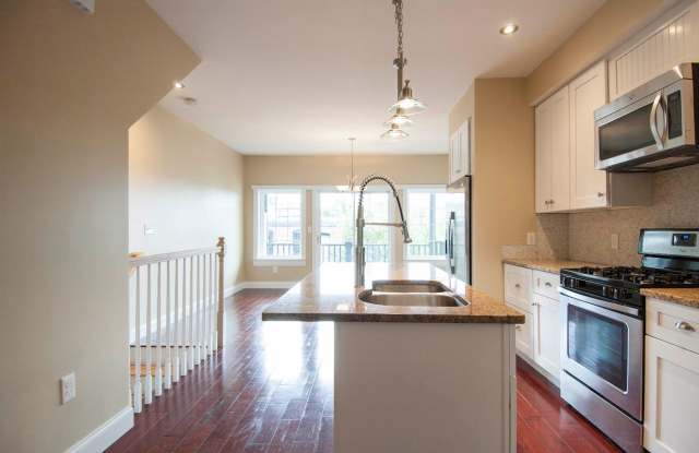 Charming 3 Bedroom photos photos