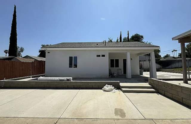 Charming & Welcoming Solar 2bed 1bathroom Home in Riverside! photos photos