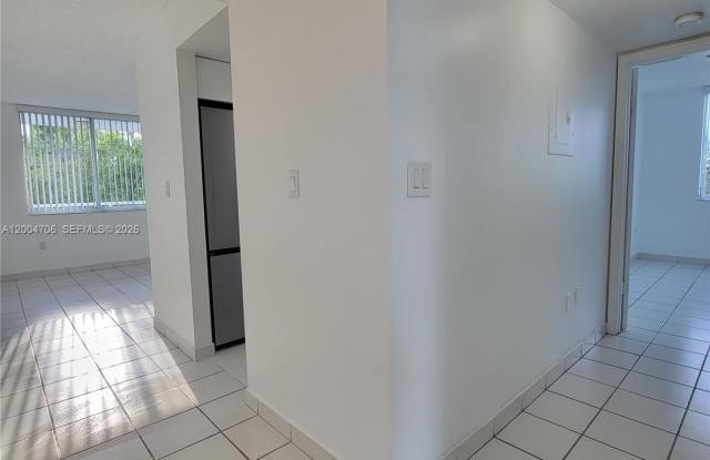 7601 Dickens Ave Gallery 2