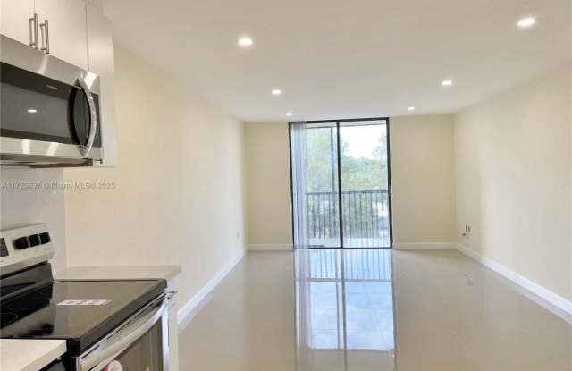 16950 W Dixie Hwy photos photos