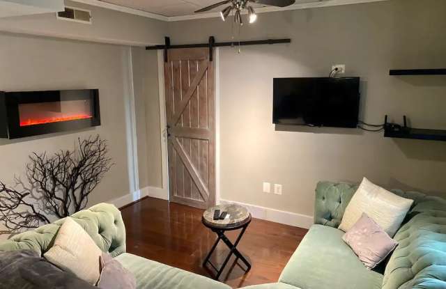 1000 Queen Street photos photos 1000 Queen Street photos photos