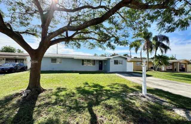 8690 NW 16th St photos photos