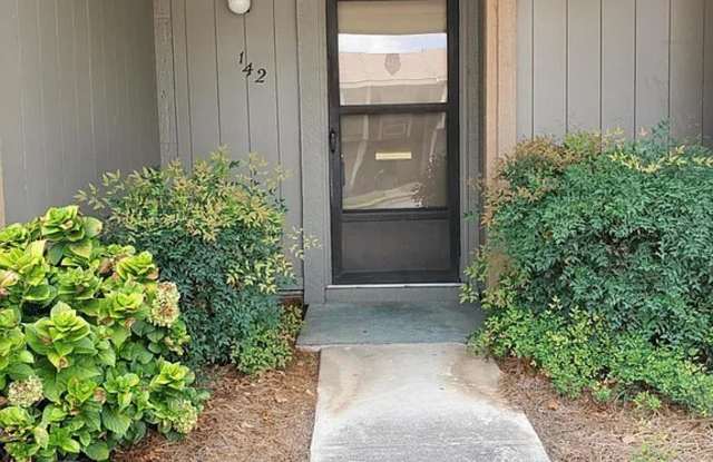 Must See: 3 Bed, 1.5 Bath Condo! Gallery 3