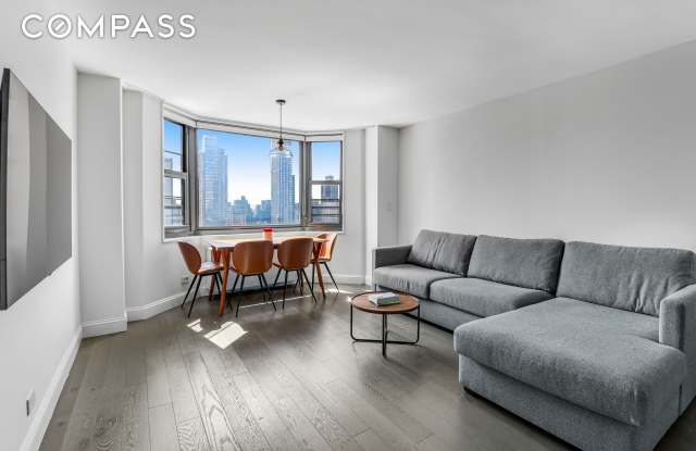 200 East 90th Street - 200 East 90th Street, New York City, NY 10128 200 East 90th Street - 200 East 90th Street, New York City, NY 10128