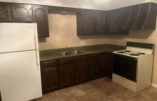 829 Deerfield - 829 Deerfield Road, Chatham, IL 62629