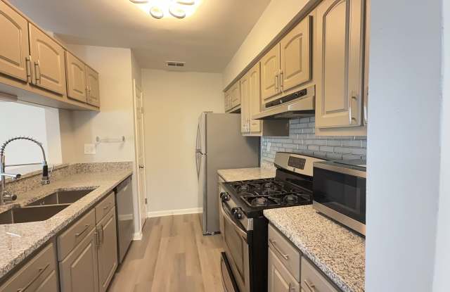 3-Bedroom Virginia Beach Home with Fenced Yard & Spacious Livin Gallery 3