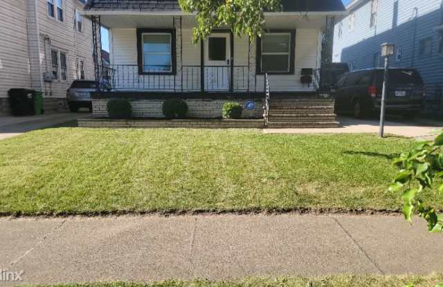 4413 McGregor Ave - 4413 Mc Gregor Avenue, Newburgh Heights, OH 44105