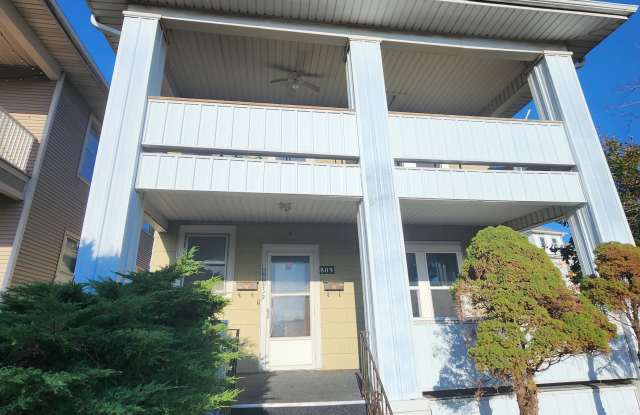 809 West 8th Street - 1 photos photos