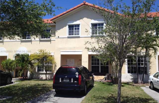 9141 SW 203rd Ter photos photos