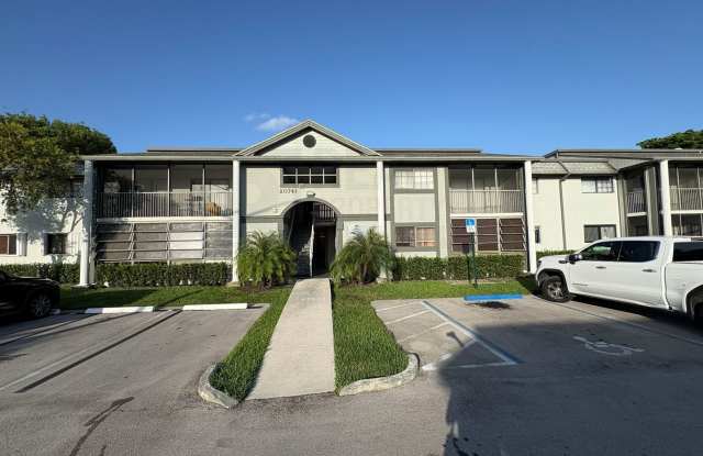 Prime Rental: Spacious 2-Bed, 2-Bath In Carmel Lakes Gated Community Gallery 3