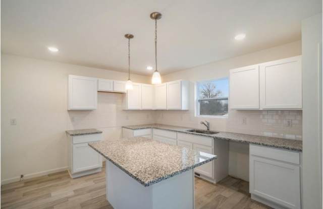 1 Month FREE Rent! Applied to Your First Full Month. Terms & Conditions Apply. Gallery 3