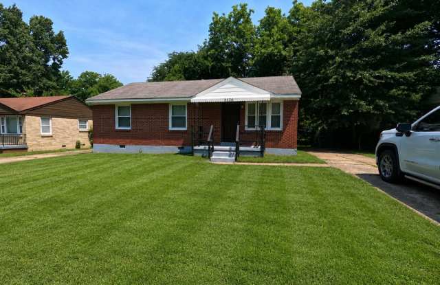 Charming 3BR Home | Large Driveway | Tons of Kitchen Storage photos photos Charming 3BR Home | Large Driveway | Tons of Kitchen Storage photos photos