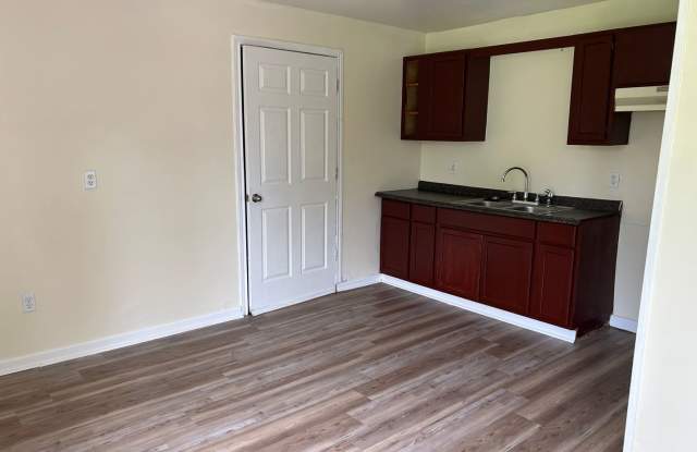 Central air and Heat 4 Bedroom home Gallery 3