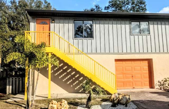 Annual fully remodeled unfurnished spacious 3/2 duplex in Bradenton. photos photos