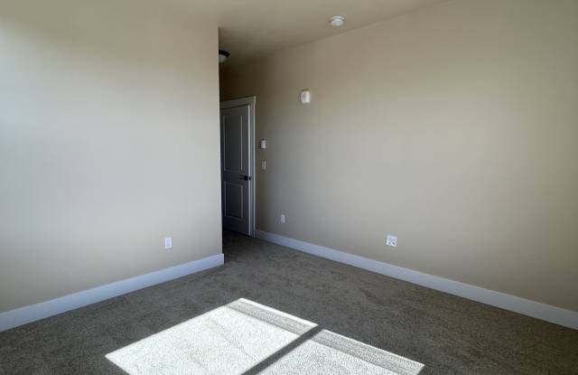 5306 Elyn Loop Gallery 2