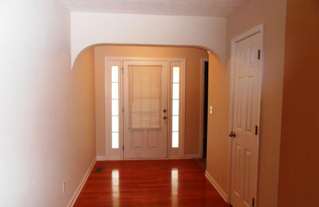 206 Overlook Pointe Gallery 2