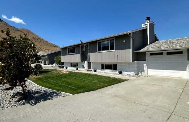Gorgeous single- family home with Detached office photos photos