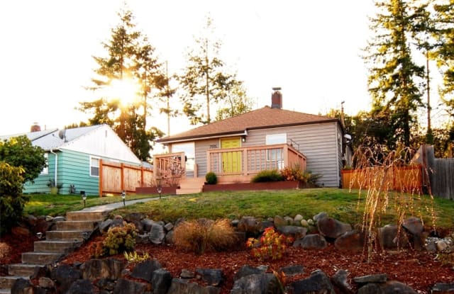 7915 18th Ave SW - 7915 18th Avenue Southwest, Seattle, WA 98106