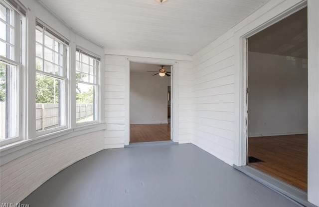 15009 Miles Avenue Gallery 4