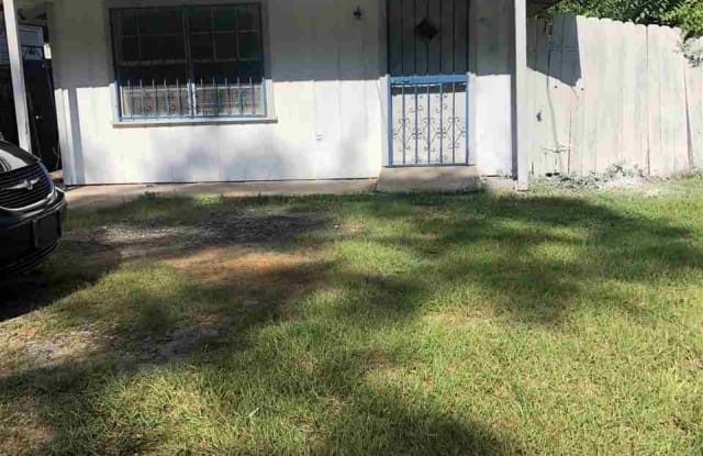 1605 N R St - 1605 North R Street, West Pensacola, FL 32505 1605 N R St - 1605 North R Street, West Pensacola, FL 32505