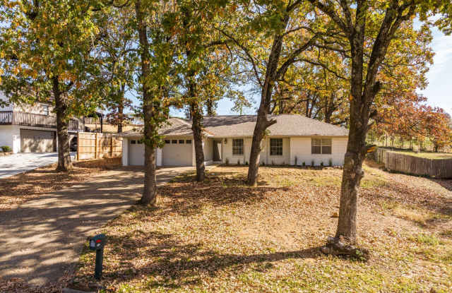 Freshly Updated 3 Bedroom House photos photos