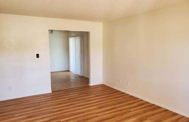 1815 Long Gallery 3