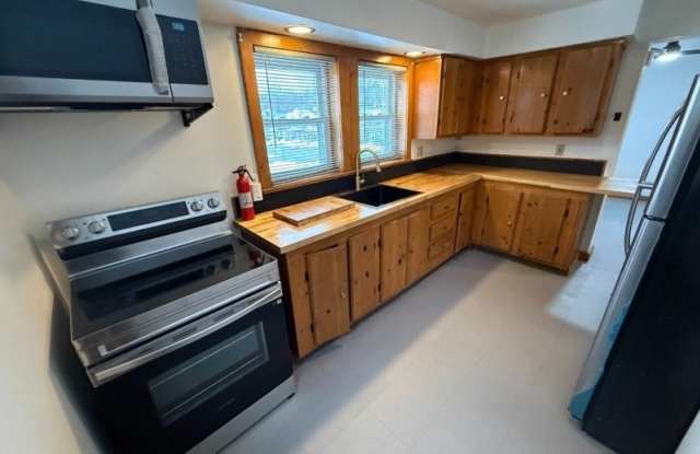 81-83 Main St Succ - 81-83 Main Street, Kenvil, NJ 07876