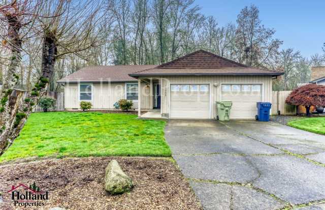 Beautiful Single-Level Hillsboro Home with Spacious Fenced Yard! photos photos