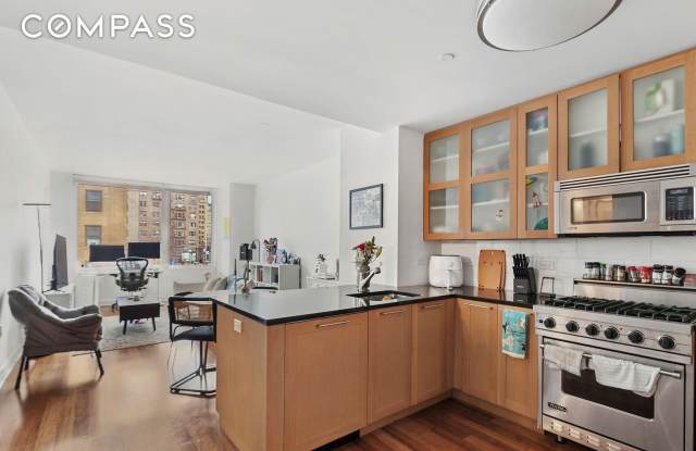 200 West End Avenue Gallery 4