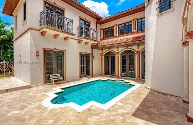 674 Ocean Blvd photos photos