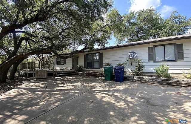 1312 W Ave D photos photos