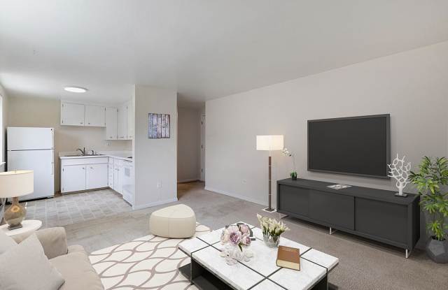 Stratford Apts photos photos