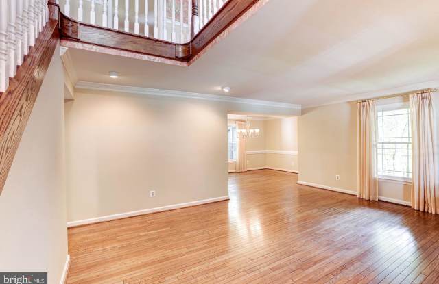 6541 ROCKLAND DRIVE Gallery 4