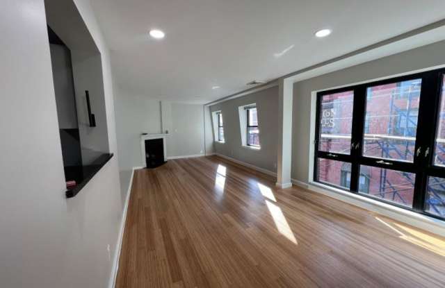 1661 Washington St. photos photos