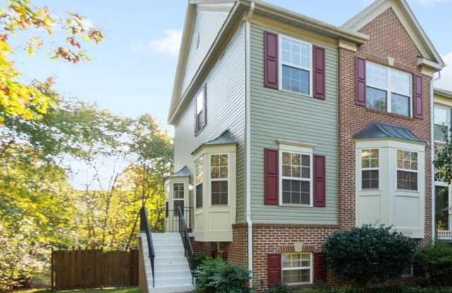 12724 WIMBLEY LANE - 12724 Wimbley Lane, Lake Ridge, VA 22192