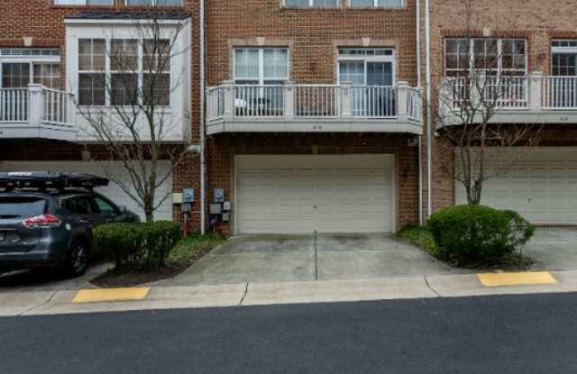 216 Herndon Station Gallery 4
