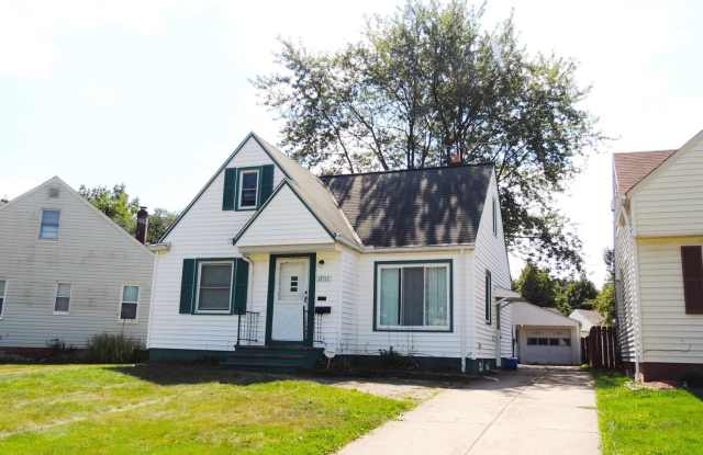 3 Bed - 2 Full Bath Cape Cod for Rent! photos photos