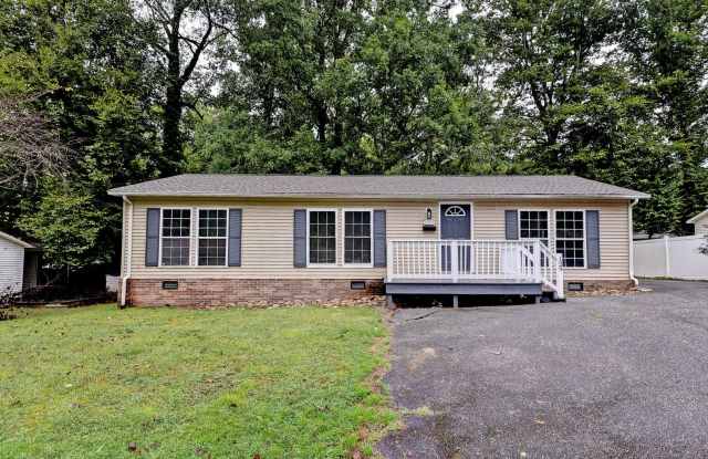 Cozy & Updated 3-Bedroom Home – One Level Living! Available NOW! Gallery 1