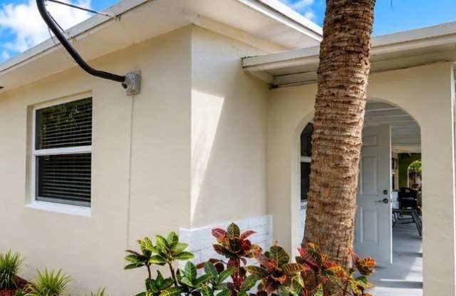 953 SW 16 ST photos photos 953 SW 16 ST photos photos