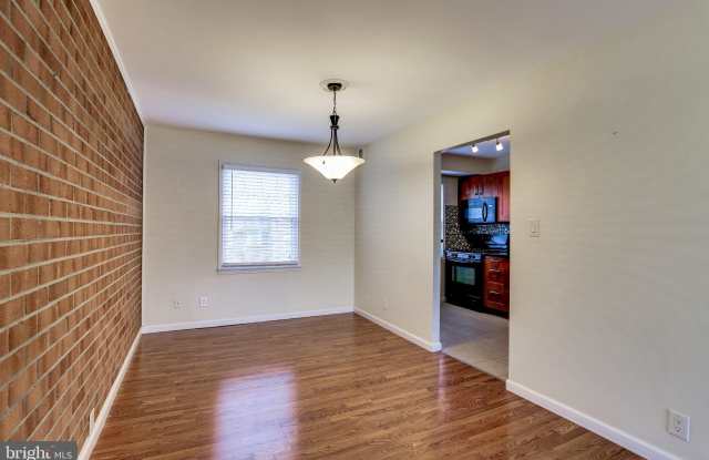 5968 WESTCHESTER PARK Drive Gallery 4