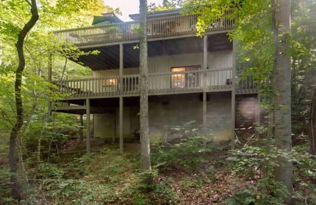 Spacious 3BR Condo in Asheville Gallery 4