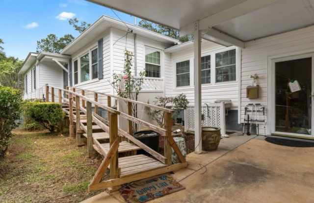 530 South Bellamy Drive Gallery 2