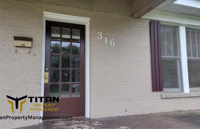 3b/2b house in downtown Benton Gallery 4
