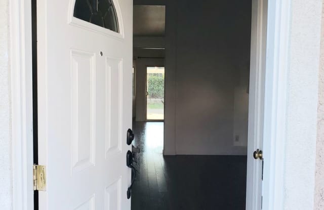 27 Silver Poplar Court Gallery 4