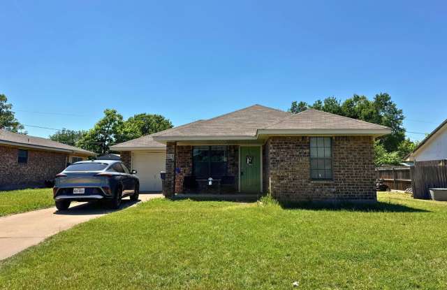 4 Bed 2 Bath Handicap Accessible Home In Woodhaven photos photos