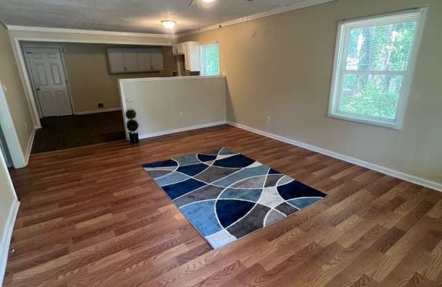 2 Bed House! DEPOSIT-FREE Renting option thru OBLIGO! Deposit Alternative available. photos photos