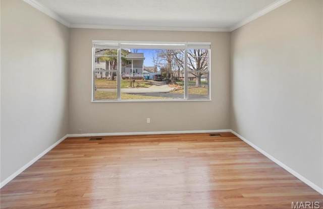 222 Pleasant Grove Avenue Gallery 3