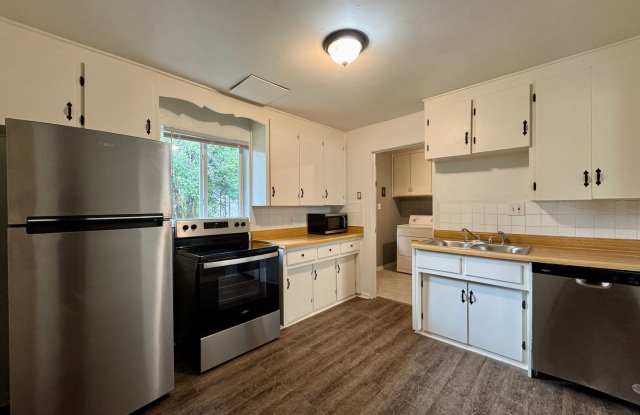 3 Bedroom Home Walking distance to Sloan Lake & Highlands! photos photos 3 Bedroom Home Walking distance to Sloan Lake & Highlands! photos photos