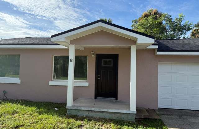 Newly Renovated 2.2 with Den - view of canal and access to canal and Lake - 8 West Laurel Oak Drive, Eustis, FL 32726