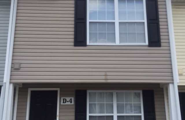 Centrally Located Murfreesboro Townhome - $200 OFF one months rent! - 2961 South Rutherford Boulevard, Murfreesboro, TN 37130